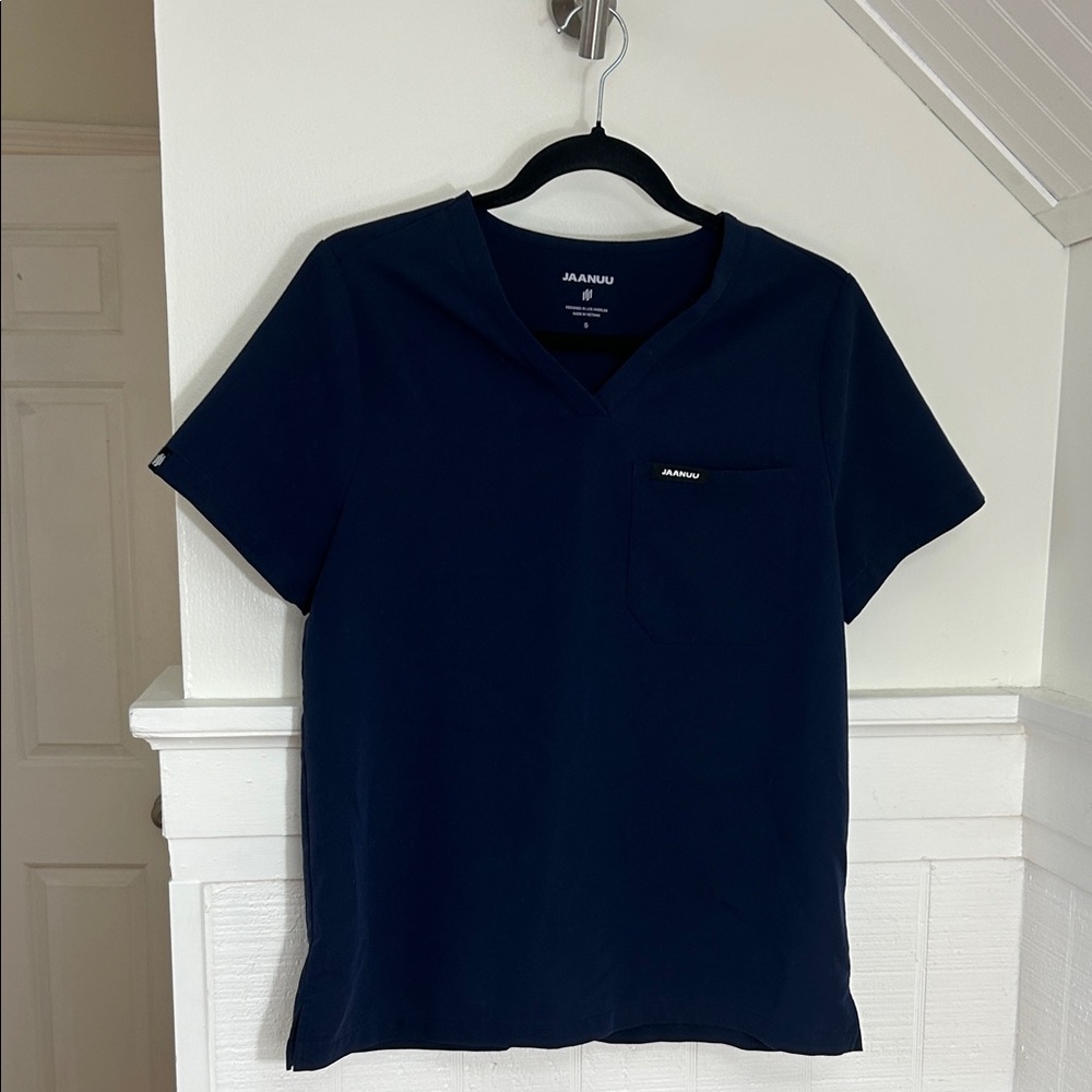 Jaanuu Navy Blue One Pocket Women’s Scrub Top size Small